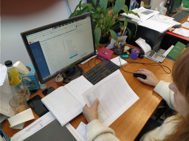 Administrator is recording daily timesheets in Norma